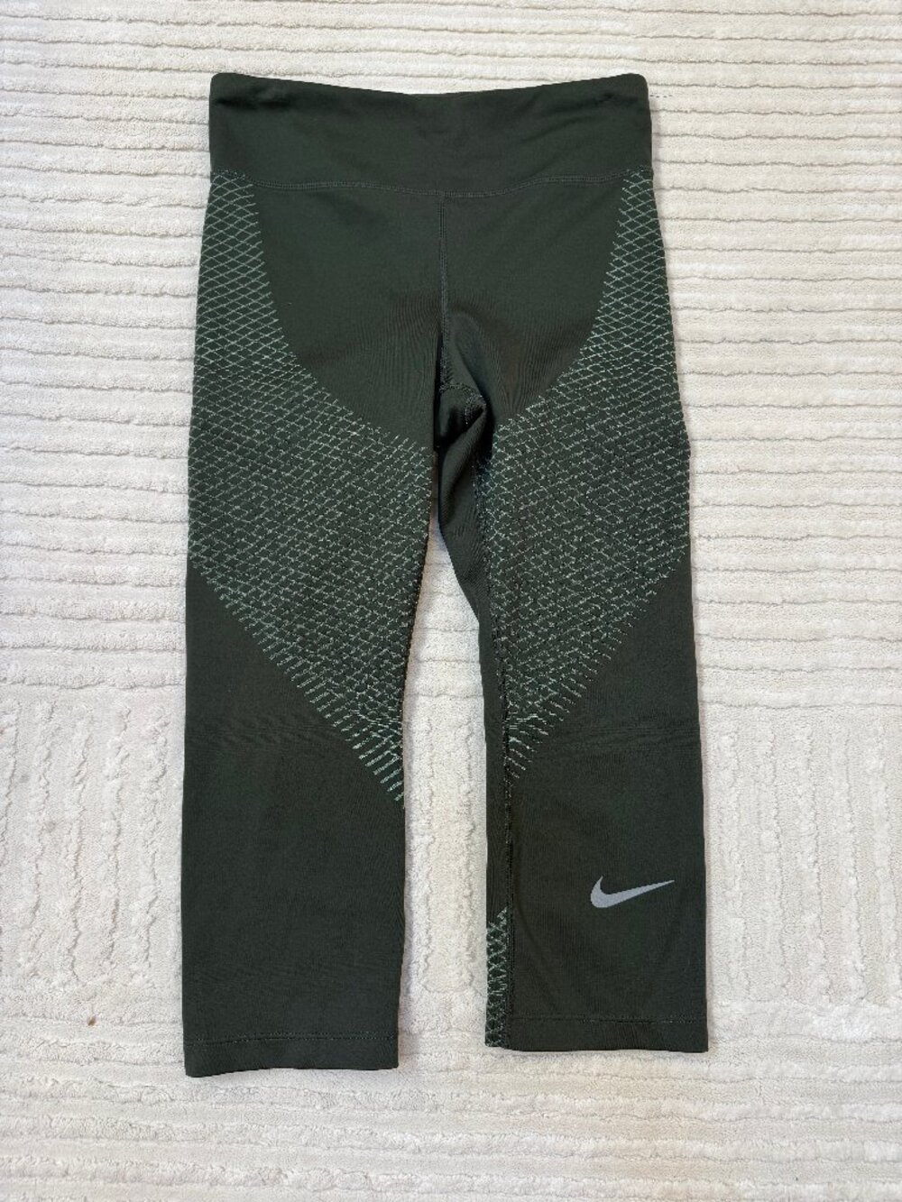 Nike Zonal Strength Green Capri Leggings Size M